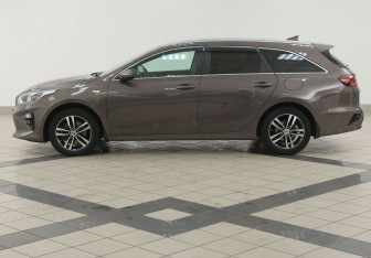 Подержанный автомобиль Kia Ceed Wagon 2019 года (7 фото)