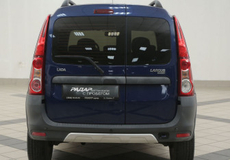 Подержанный автомобиль LADA (ВАЗ) Largus Wagon 2018 года (3 фото)