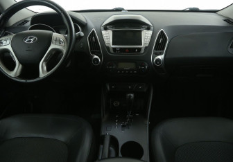 Подержанный автомобиль Hyundai ix35 2013 года (12 фото)
