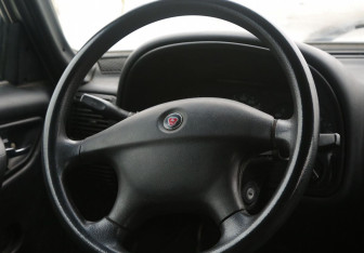 Подержанный автомобиль ГАЗ 31105 «Волга» 2004 года (16 фото)