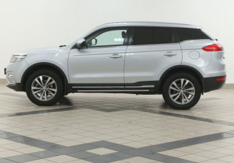 Подержанный автомобиль Geely Atlas 2019 года (7 фото)