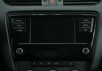 Подержанный автомобиль Skoda Octavia Liftback 2018 года (13 фото)