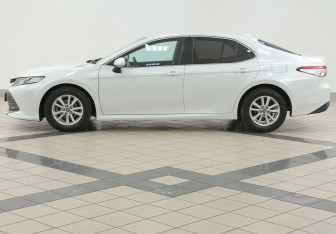 Подержанный автомобиль Toyota Camry Sedan 2018 года (7 фото)