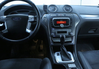 Подержанный автомобиль Ford Mondeo Sedan 2008 года (8 фото)