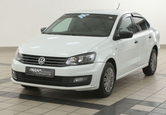 Подержанный автомобиль Volkswagen Polo Sedan 2017 года (8 фото)