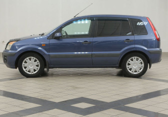 Подержанный автомобиль Ford Fusion 2006 года (7 фото)