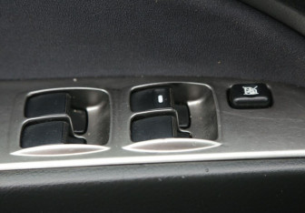 Подержанный автомобиль Mitsubishi Outlander 2007 года (17 фото)