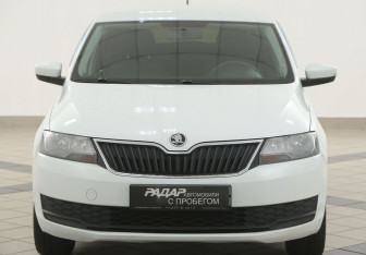 Подержанный автомобиль Skoda Rapid Liftback 2017 года (6 фото)