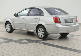 Подержанный автомобиль Chevrolet Lacetti Sedan 2008 года (2 фото)
