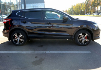 Подержанный автомобиль Nissan Qashqai 2014 года (7 фото)