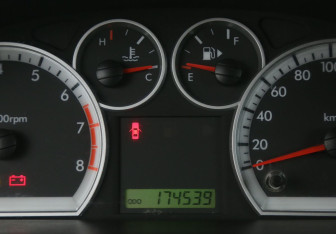 Подержанный автомобиль Chevrolet Aveo Hatchback 2010 года (17 фото)