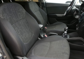 Подержанный автомобиль Kia Rio Sedan 2013 года (10 фото)
