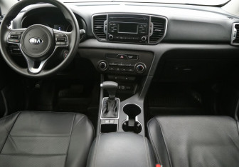 Подержанный автомобиль Kia Sportage 2018 года (12 фото)