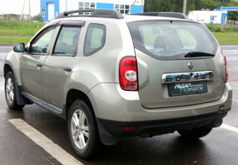 Подержанный автомобиль Renault Duster 2013 года (4 фото)