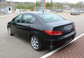 Подержанный автомобиль Peugeot 408 2013 года (5 фото)