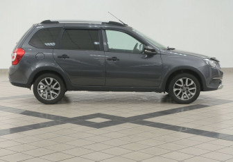 Подержанный автомобиль LADA (ВАЗ) Granta Wagon 2020 года (5 фото)