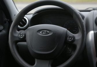 Подержанный автомобиль LADA (ВАЗ) Granta Liftback 2016 года (16 фото)