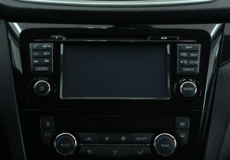 Подержанный автомобиль Nissan Qashqai 2014 года (13 фото)