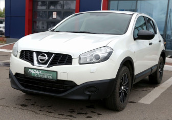 Подержанный автомобиль Nissan Qashqai 2013 года (6 фото)
