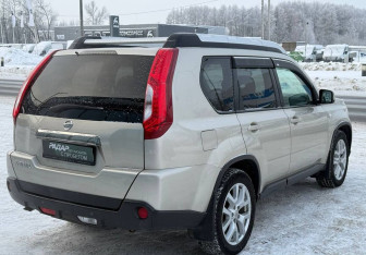 Подержанный автомобиль Nissan X-Trail 2011 года (6 фото)