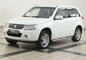 Подержанный автомобиль Suzuki Grand Vitara 2011 года (8 фото)