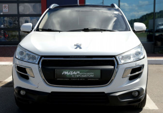 Подержанный автомобиль Peugeot 4008 2012 года (2 фото)