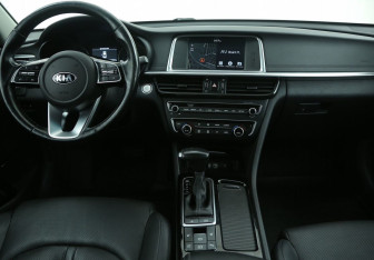 Подержанный автомобиль Kia Optima Sedan 2019 года (22 фото)