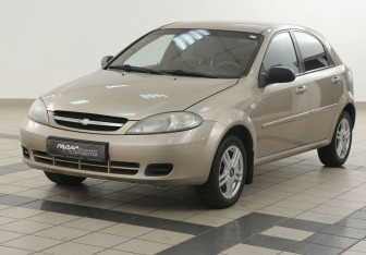 Подержанный автомобиль Chevrolet Lacetti Hatchback 2008 года (8 фото)