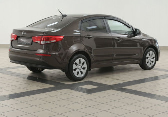 Подержанный автомобиль Kia Rio Sedan 2017 года (4 фото)