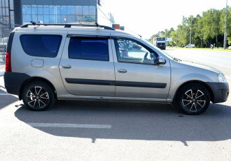 Подержанный автомобиль LADA (ВАЗ) Largus Wagon 2013 года (7 фото)