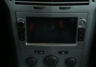 Подержанный автомобиль Opel Astra Sedan 2012 года (13 фото)