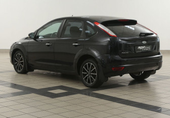 Подержанный автомобиль Ford Focus Hatchback 2009 года (2 фото)