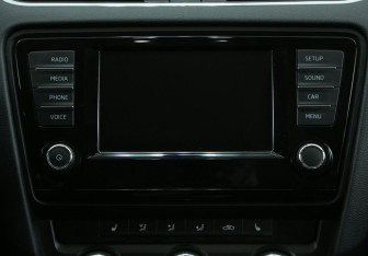 Подержанный автомобиль Skoda Octavia Liftback 2016 года (13 фото)