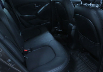 Подержанный автомобиль Hyundai ix35 2014 года (8 фото)