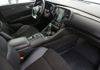 Подержанный автомобиль Renault Talisman Wagon 2019 года (9 фото)