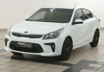 Подержанный автомобиль Kia Rio Sedan 2018 года (8 фото)