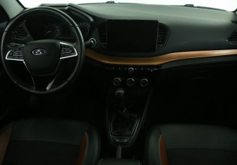 Подержанный автомобиль LADA (ВАЗ) Vesta Sedan 2023 года (12 фото)