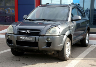 Подержанный автомобиль Hyundai Tucson 2008 года (3 фото)