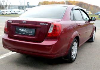 Подержанный автомобиль Daewoo Gentra Sedan 2014 года (6 фото)