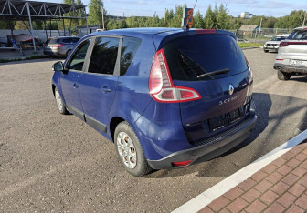 Подержанный автомобиль Renault Scenic 2009 года (5 фото)