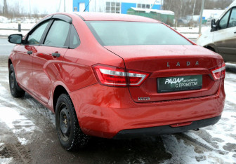 Подержанный автомобиль LADA (ВАЗ) Vesta Sedan 2018 года (4 фото)
