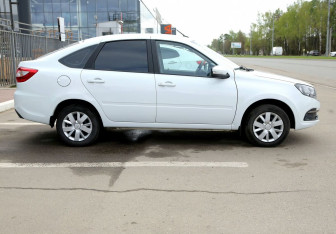 Подержанный автомобиль LADA (ВАЗ) Granta Liftback 2023 года (7 фото)