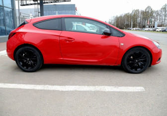 Подержанный автомобиль Opel Astra Hatchback 2013 года (7 фото)