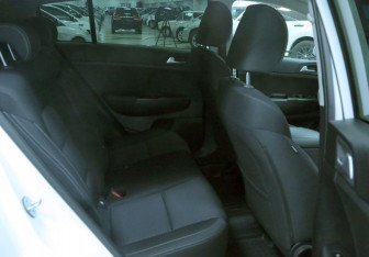 Подержанный автомобиль Kia Sportage 2021 года (8 фото)