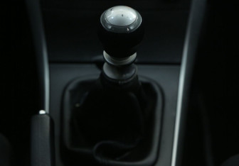 Подержанный автомобиль Toyota Corolla Sedan 2011 года (15 фото)