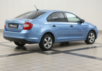 Подержанный автомобиль Skoda Rapid Liftback 2017 года (4 фото)