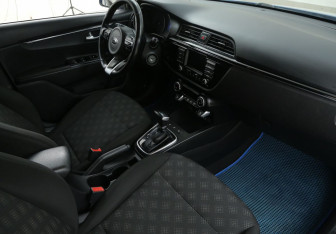 Подержанный автомобиль Kia Rio Sedan 2017 года (9 фото)