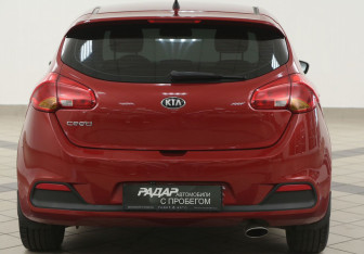 Подержанный автомобиль Kia Ceed Hatchback 2013 года (3 фото)