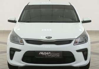 Подержанный автомобиль Kia Rio Sedan 2018 года (6 фото)