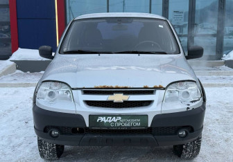 Подержанный автомобиль Chevrolet Niva 2012 года (3 фото)